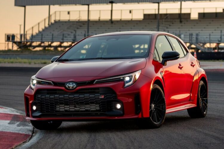 Toyota Gr Corolla Hadir Di Giias Rivalnya Civic Type R Banget Nih